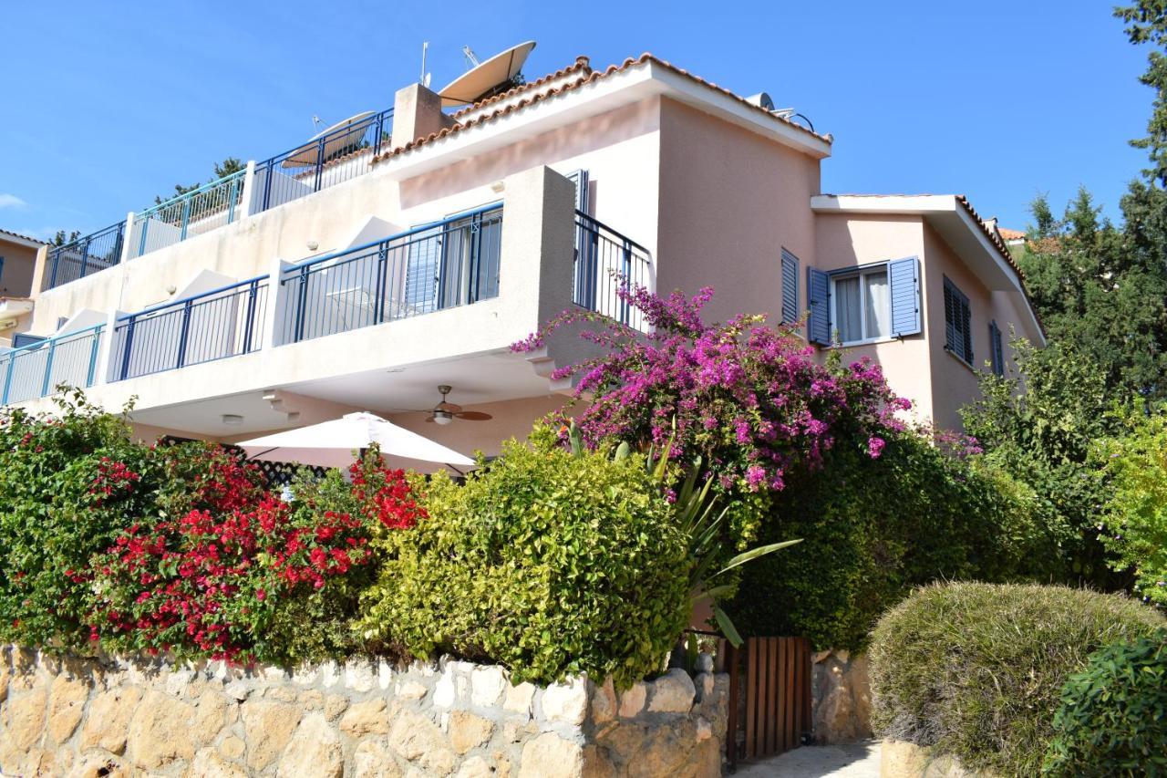 Townhouse In Paradise Gardens Пафос Экстерьер фото