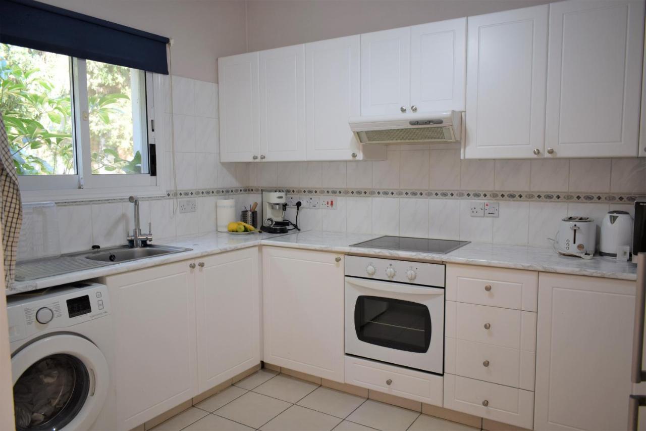 Townhouse In Paradise Gardens Пафос Экстерьер фото